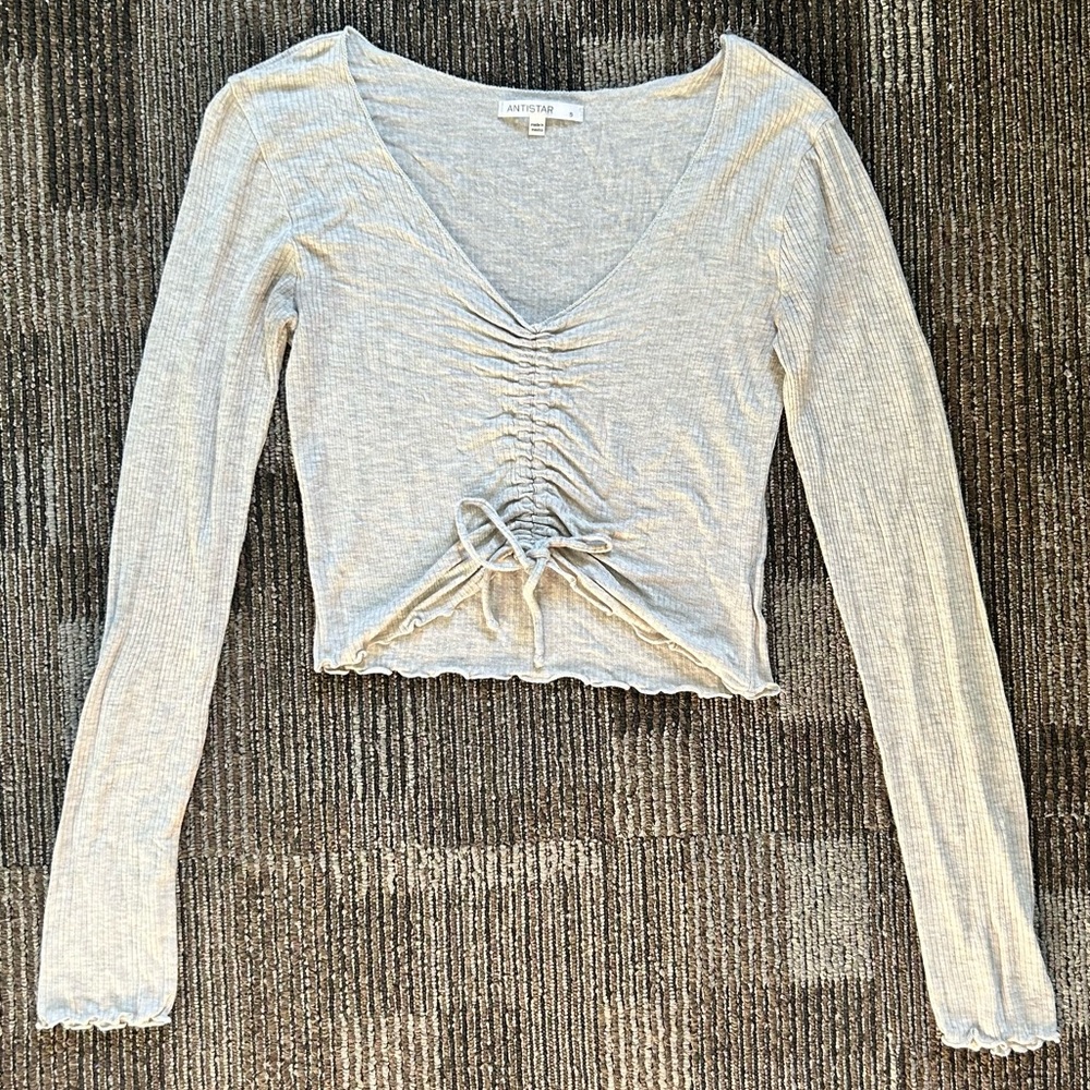 Grey ruched crop top no flaws